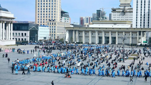 Эмч нар цалин нэмэхгүй бол ажил хаяхаа мэдэгдлээ