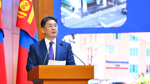 Ерөнхийлөгч У.Хүрэлсүх хувийн хэвшлийн эрүүл мэндийн байгууллага, Өрхийн эрүүл мэндийн төвийн эмч, ажилтнуудтай уулзлаа